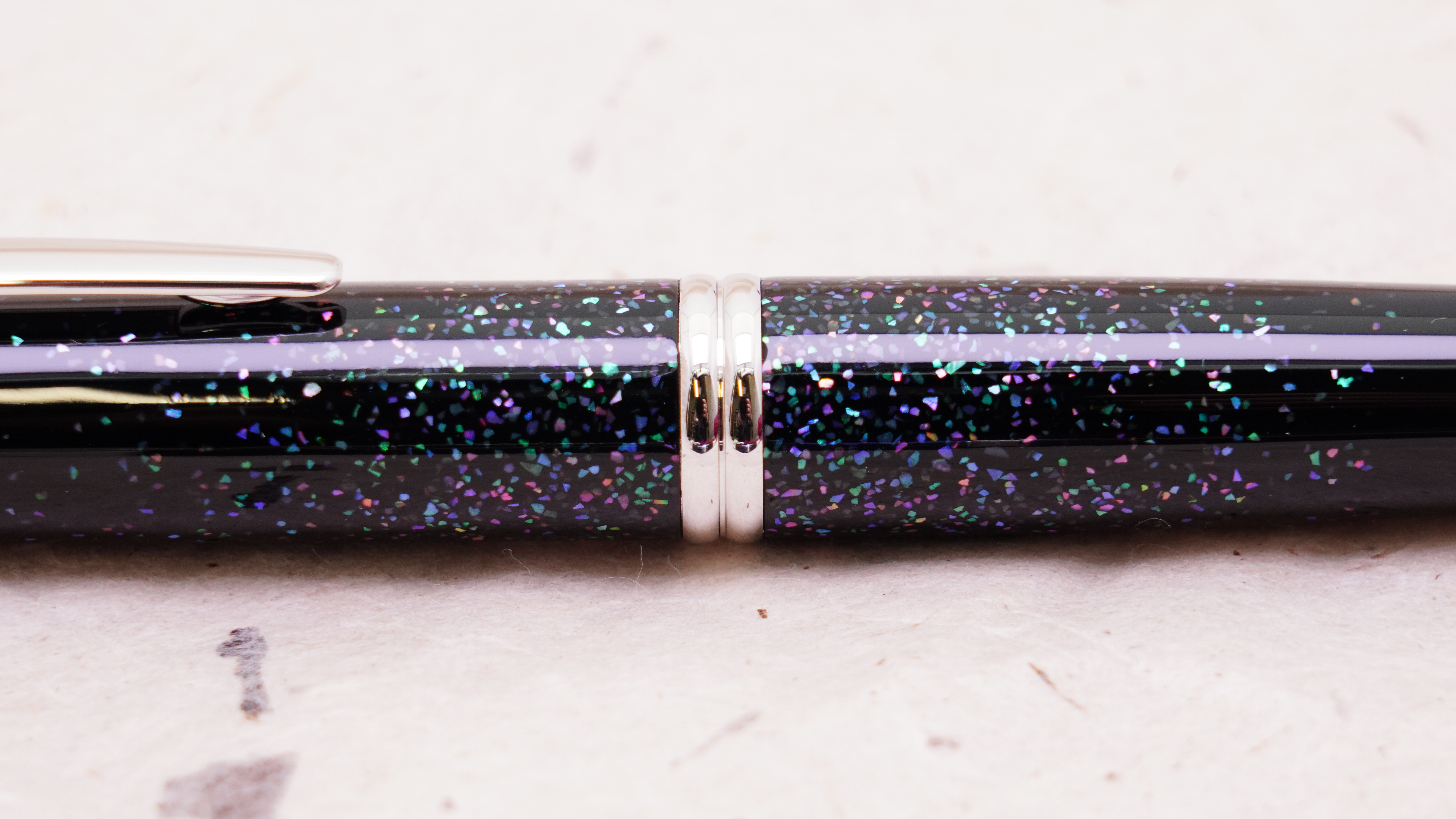 新品)PILOT パイロット 万年筆 キャップレス 螺鈿 ストライプ（商品ID