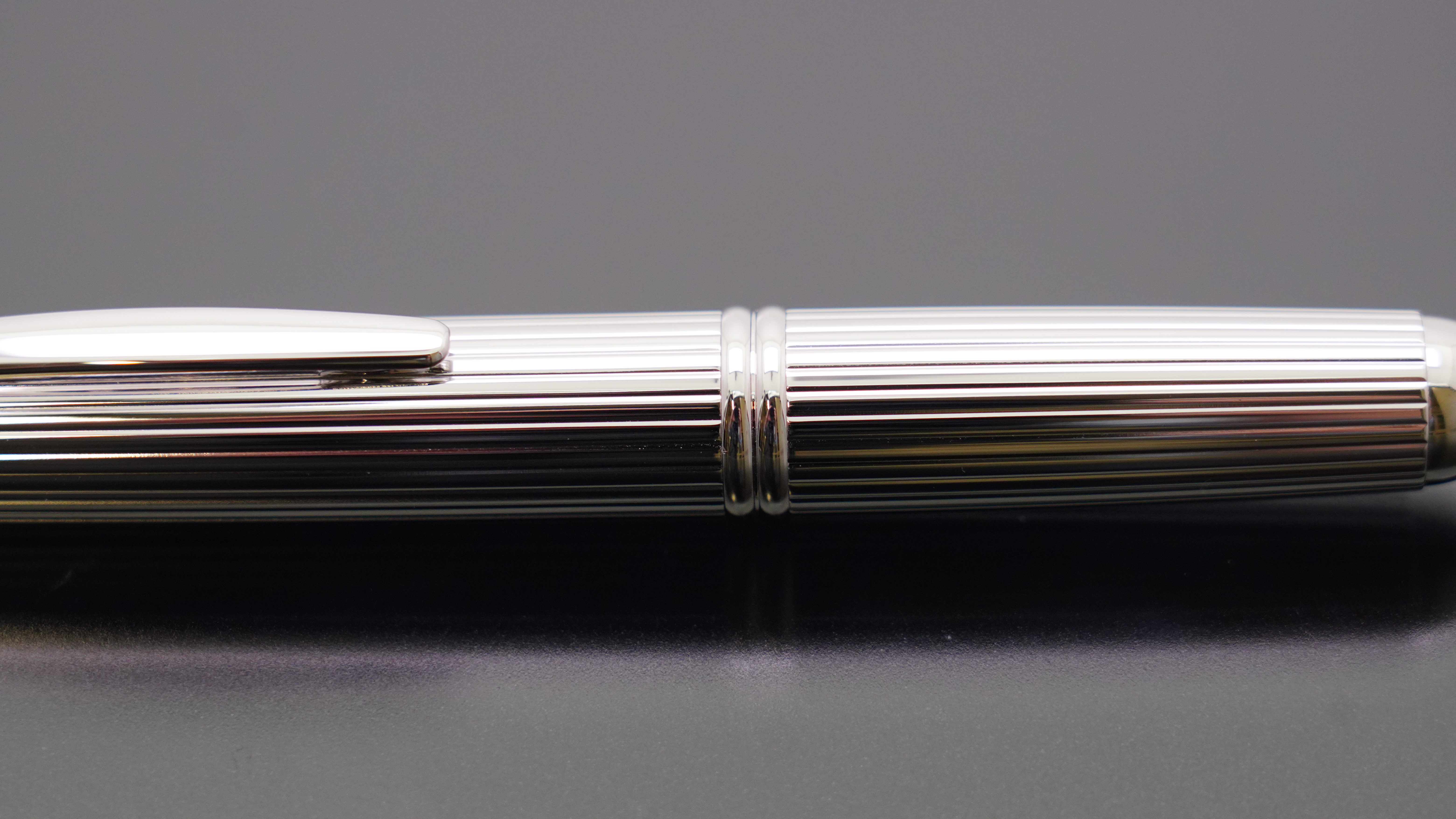 新品)PILOT パイロット 万年筆 キャップレス ストライプ（商品ID