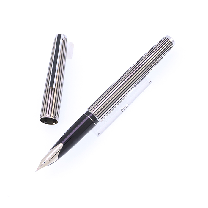 低価格で大人気の 中古)PILOT パイロット 18K-WG/細字 ストライプ カスタム 万年筆 筆記具