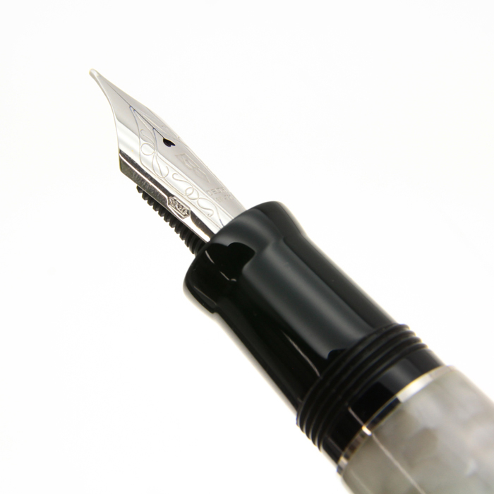 DELTA デルタ オールドナポリ ホワイト 万年筆　B-nib 詳細ページ | 万年筆 ボールペンなど高級筆記具の販売・買取