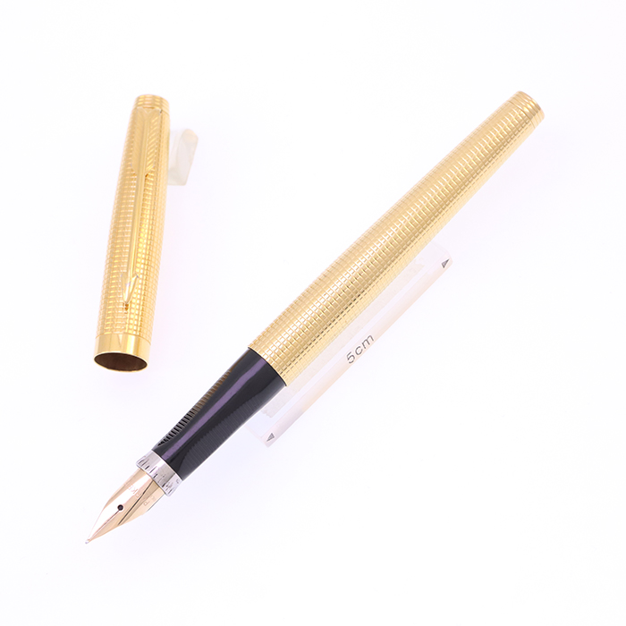 Parker パーカー ゴールド 万年筆 インシグニア ペン先14K 美品 中古)PARKER パーカー 万年筆 #75 インシグニア 14KGF F（商品ID