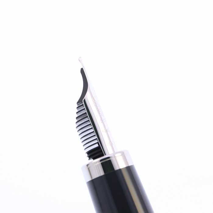 モンブラン万年筆（MONTBLANC）　作家シリーズ　トルストイ 2015モデル 詳細ページ | 万年筆 ボールペンなど高級筆記具の販売・買取