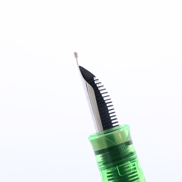 Pelikan M205 DUO シャイニーグリーン BB 新品未使用 中古)Pelikan ペリカン 万年筆 M205 DUO デモンストレーター