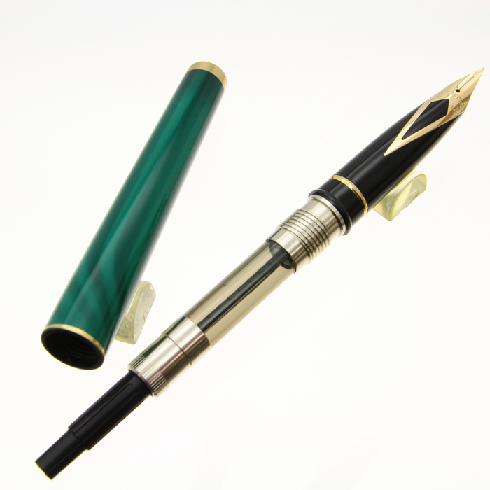 レア SHEAFFER 万年筆 タルガ 1183 エメラルドグリーン レア SHEAFFER 万年筆 タルガ 1183 エメラルドグリーン