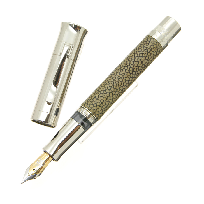 グラフフォンファーバーカステル】万年筆ペン・オブ・ザ・イヤー2005