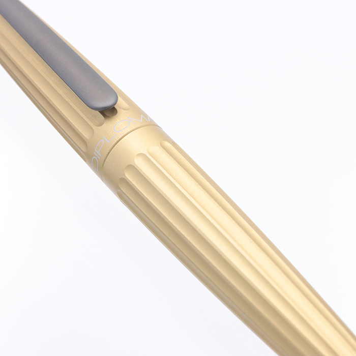 新品)DIPLOMAT ディプロマット 万年筆 アエロ シャンパン 14K（商品ID