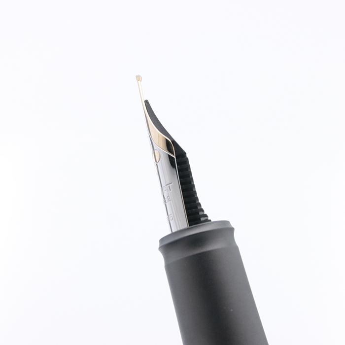 新品)DIPLOMAT ディプロマット 万年筆 アエロ ブラック 14K M（商品ID