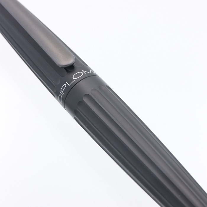新品)DIPLOMAT ディプロマット 万年筆 アエロ ブラック 14K M（商品ID