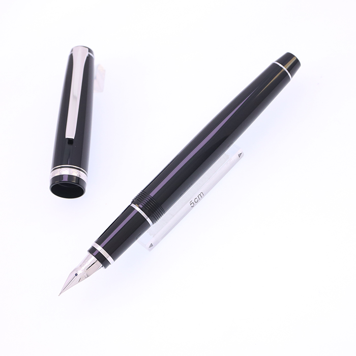 【中古 美品】パイロット 万年筆 エラボー 細字・軟 ブラック F 中古)PILOT パイロット 万年筆 エラボー ブラック 軟細字 (樹脂軸