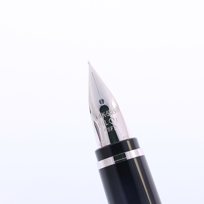 ほぼ未使用 パイロット エラボー 樹脂軸 SM 中字軟 中古)PILOT パイロット 万年筆 エラボー ブラック 軟極細字 (樹脂軸