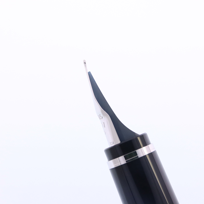 中古)PILOT パイロット 万年筆 エラボー ブラック 軟細字 (樹脂軸