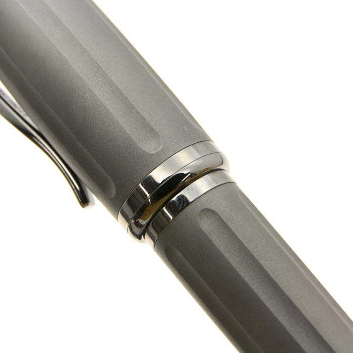 【ゆうた氏専用】ダンヒル　センチュリーマン　ブラックレジン　ボールペン（箱なし） ゆうた氏専用】ダンヒル センチュリーマン ブラックレジン ボールペン