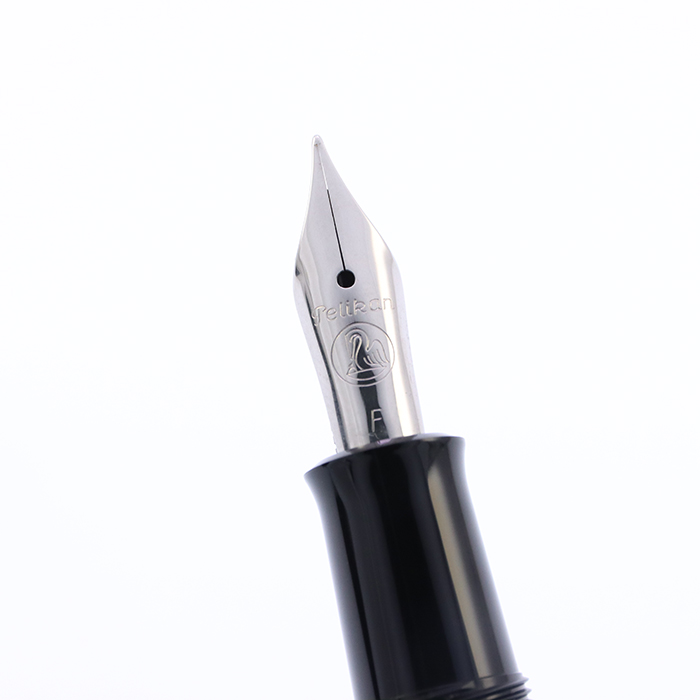 Pelikan 万年筆 ホワイトM205　新品未使用☆お値下げ交渉承ります☆ 詳細ページ | 万年筆 ボールペンなど高級筆記具の販売・買取