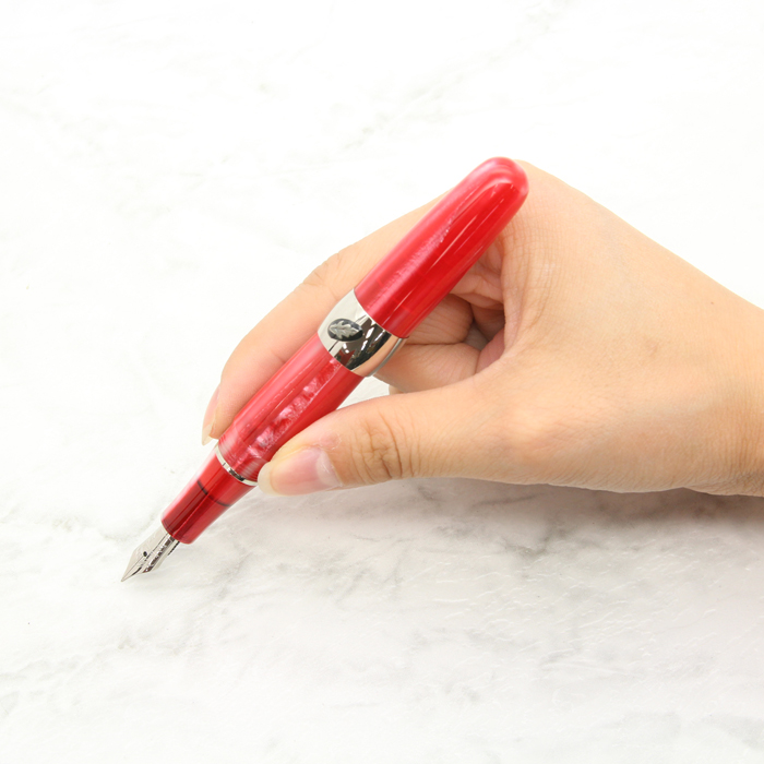 【未使用品】スティピュラ 万年筆 限定品 パッサポルト ブラックF（細字） 詳細ページ | 万年筆 ボールペンなど高級筆記具の販売・買取