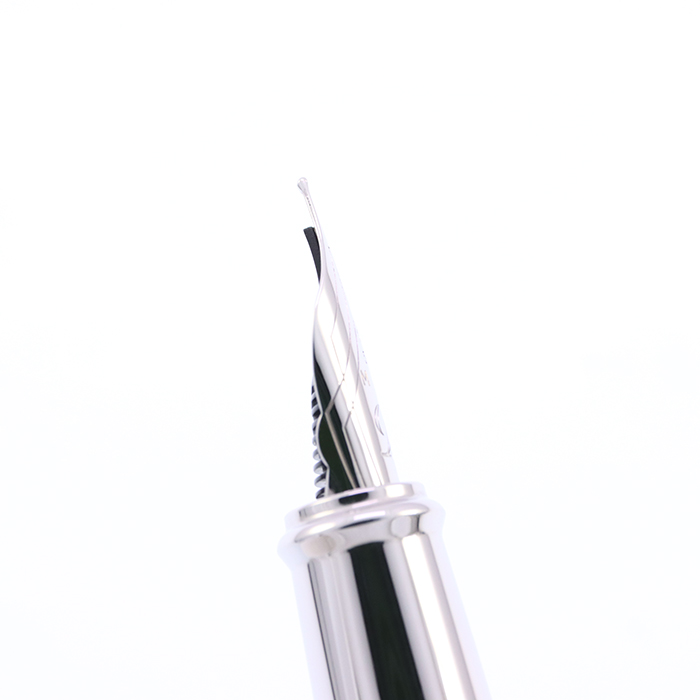 シロ　S.T. DUPONT　デュポン　限定　ヴァンドーム　万年筆　中古 中古)S.T.Dupont エス・テー・デュポン 万年筆 ラインD アトリエ