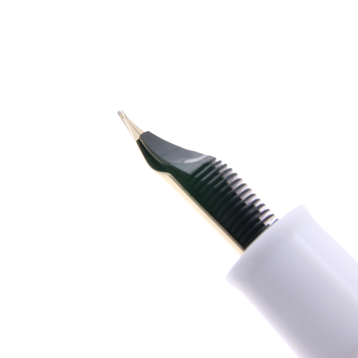 【日本限定】LEONARDOレオナルド フェリーチェ エメラルドグリーン 新品)Leonardo Officina Italiana レオナルド 万年筆 フェリーチェ