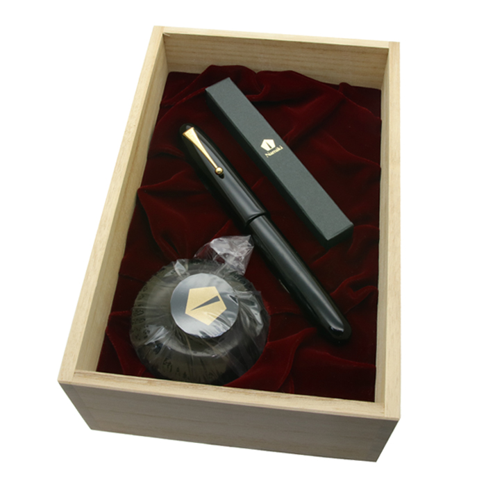 PILOT ナミキ万年筆 漆黒二重リング 蝋色漆 ペン先50号  中字（M）廃番 PILOT ナミキ万年筆 漆黒二重リング 蝋色漆 ペン先50号 中字（M