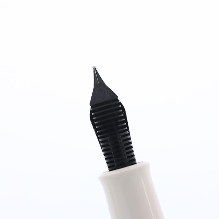 中古)Pelikan ペリカン 万年筆 クラシック M205 ホワイト M（商品ID