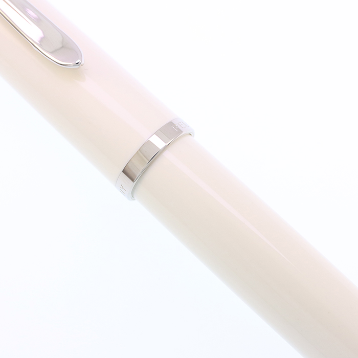 Pelikan 万年筆 M205 ホワイト 中古品 中古)Pelikan ペリカン 万年筆 クラシック M205 ホワイト M（商品ID