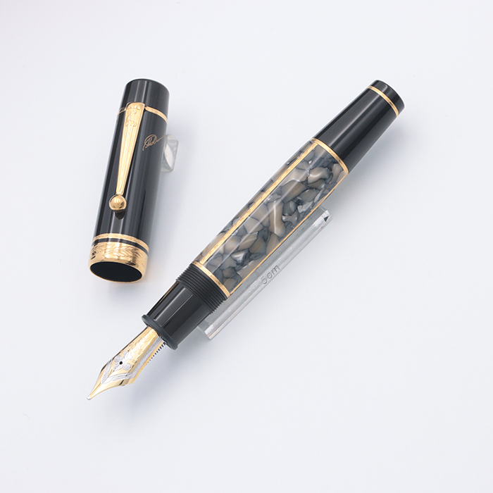 【希少】モンブラン　万年筆　作家シリーズ　アレキサンドル・デュマ　18K　高級品 MONTBLANC Alexandre Dumas モンブラン アレクサンドル・デュマ