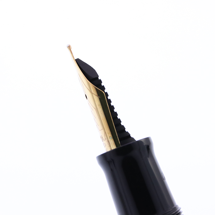 OMAS オマス 万年筆 18Ｋ イタリア Ｓ2001 ブラック×シルバー OMAS オマス 万年筆 18K イタリア S2001 ブラック×シルバー オマスの