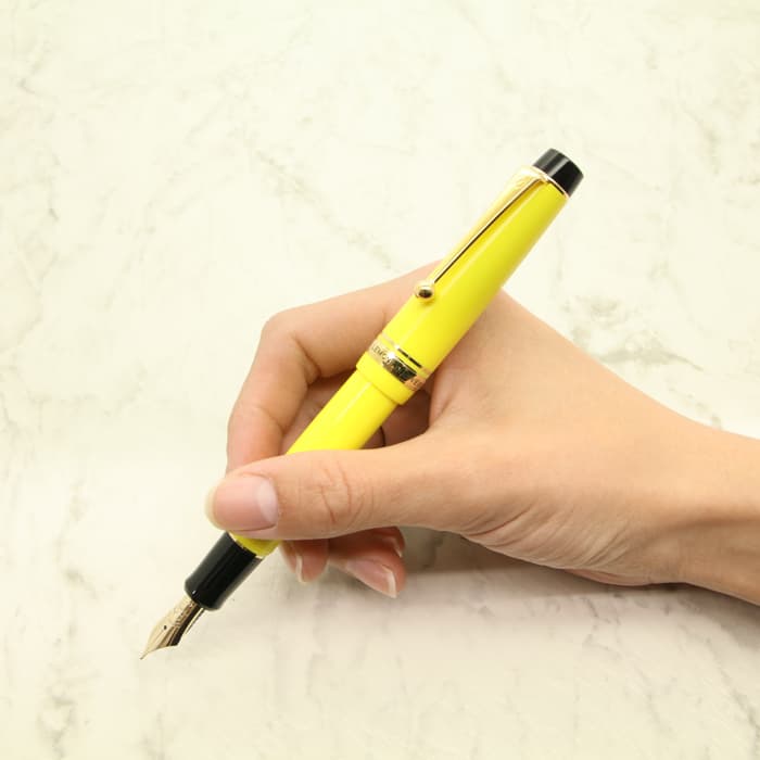 丸善 万年筆 イエロー 檸檬 150周年記念特別生産品 字幅Ｆ（細字） 丸善 万年筆 イエロー 檸檬 150周年記念特別生産品 字幅F（細字）