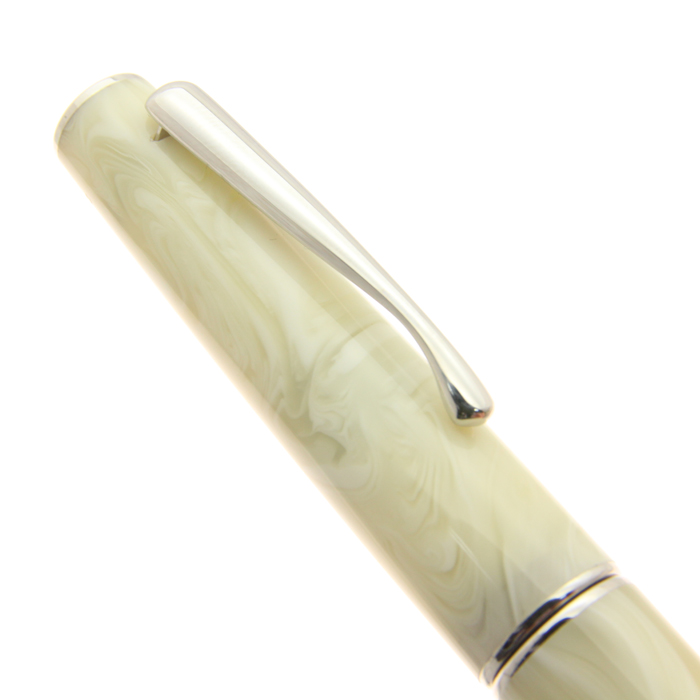 DELTA italiana Ivory 万年筆　字幅F DELTA italiana Ivory 万年筆字幅F