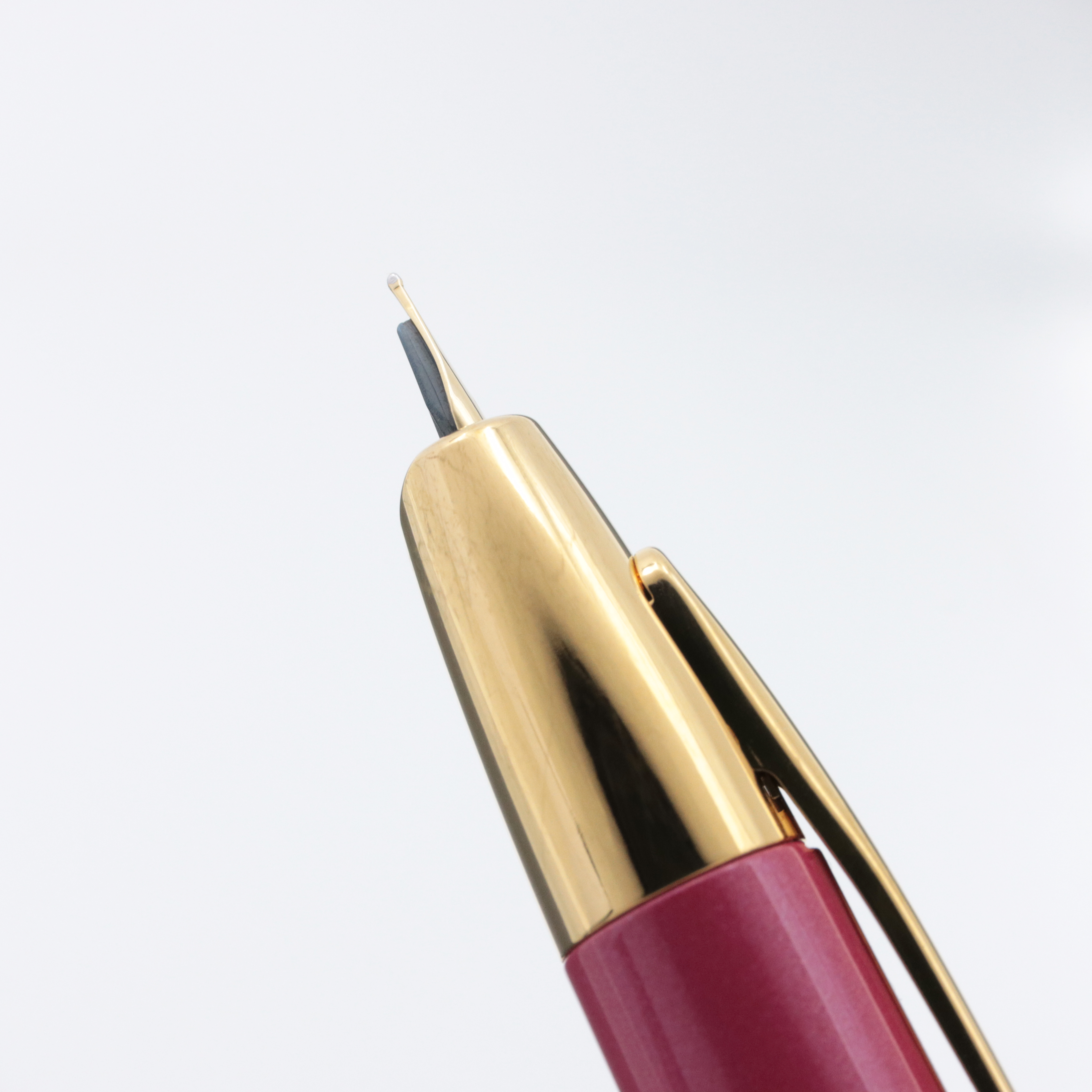 【未使用】パイロット 万年筆 キャップレス デシモ 18K トルマリンピンク 未使用】パイロット 万年筆 キャップレス デシモ 18K トルマリンピンク