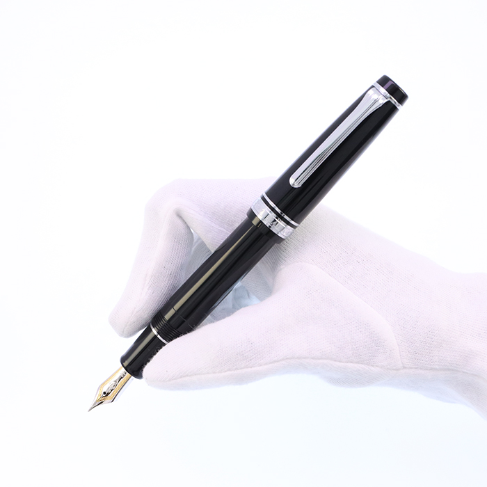 【新品未使用】セーラー万年筆 プロフェッショナルギア 金 ブラック 新品)SAILOR セーラー 万年筆 プロフェッショナルギア 銀