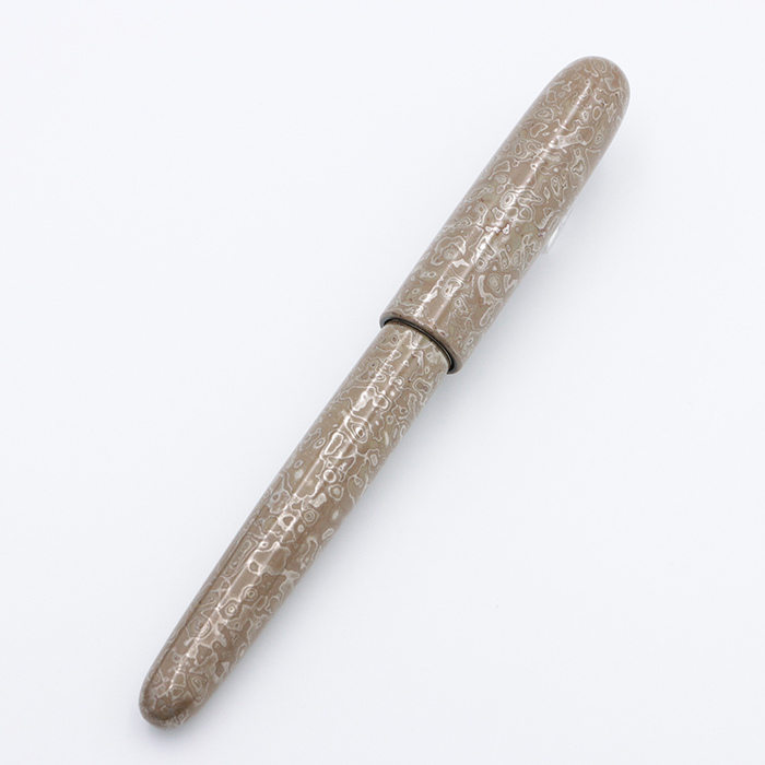 新品)SAILOR セーラー 万年筆 伝統漆芸 麗 青森 風雅文塗 落栗色 中字
