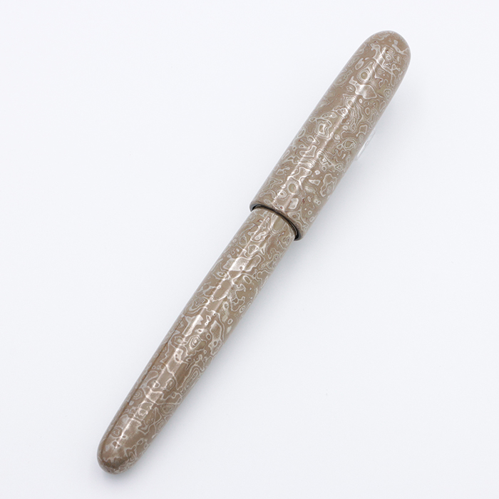 新品)SAILOR セーラー 万年筆 伝統漆芸 麗 青森 風雅文塗 落栗色 中字