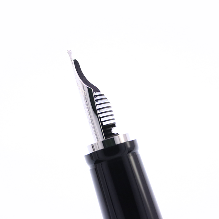 モンブランボエム万年筆グリーンとペンケース ボエム ブラック/レッド1本差し 詳細ページ | 万年筆 ボールペンなど高級筆記具の販売・買取