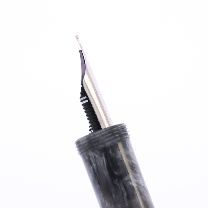 新品)Nahvalur ナーヴァル 万年筆 ホライゾン オーロラ（商品ID