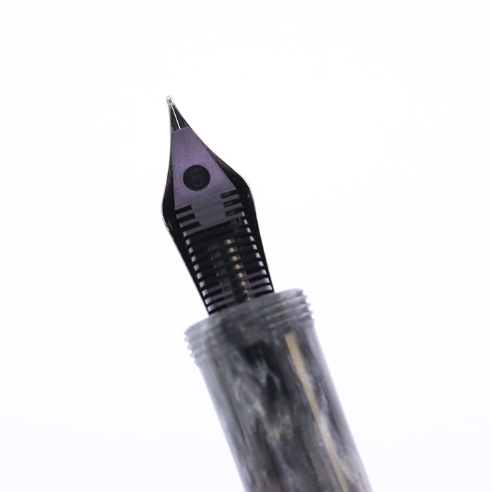 新品)Nahvalur ナーヴァル 万年筆 ホライゾン オーロラ（商品ID