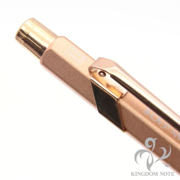 新品)CARAN d'ACHE カランダッシュ ボールペン 849 ギフトライン