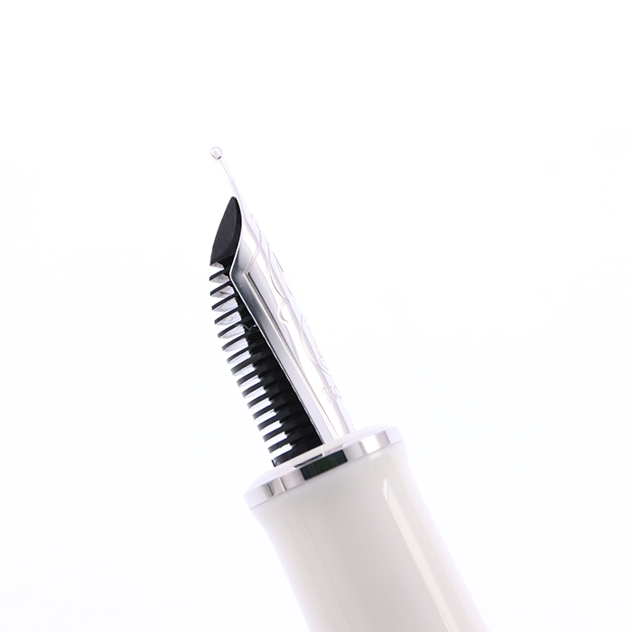 【超希少品・美品】ペリカン 万年筆スーベレーン M605 ホワイトストライプ F 6b28313a82b0b9eab4b2dea9d4a681