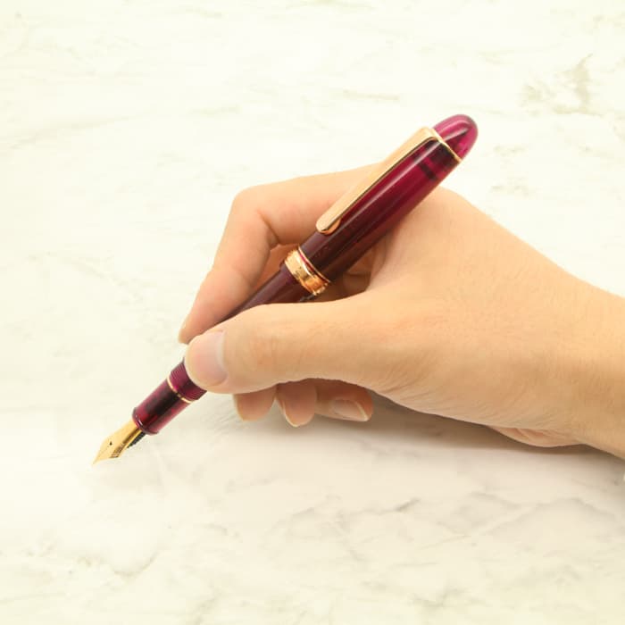 プラチナ万年筆CENTURY strawberry kingdam M中字ピンク プラチナ万年筆CENTURY strawberry kingdam F細字ピンク うえぶん