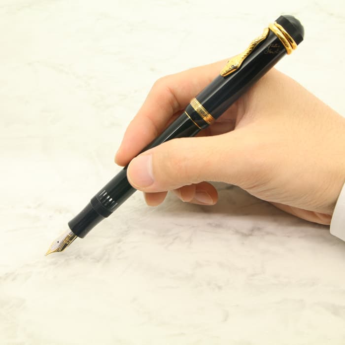 ダークブルー 万年筆 矢印クリップ付き中古 新品)PILOT パイロット 万年筆 キャップレス ダークブルー（商品