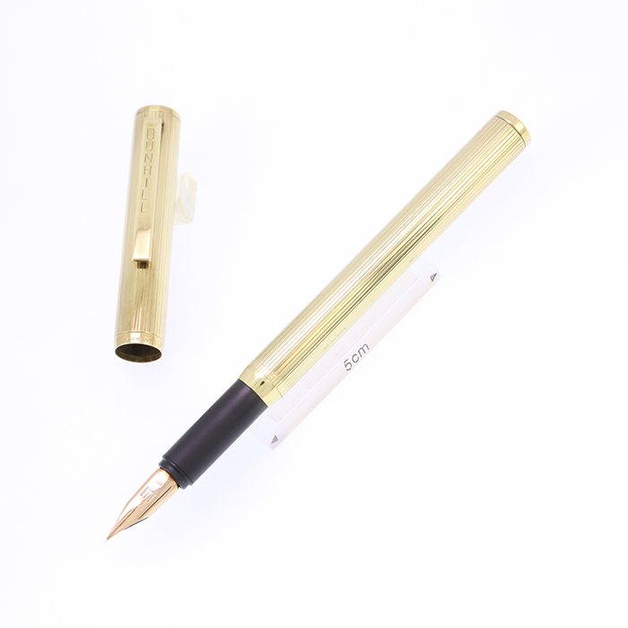 【美品】dunhill ダンヒル 万年筆 ゴールドカラー 筆記具 中古)A.DUNHILL ダンヒル 万年筆 ライン ゴールドプレート EF（商品ID