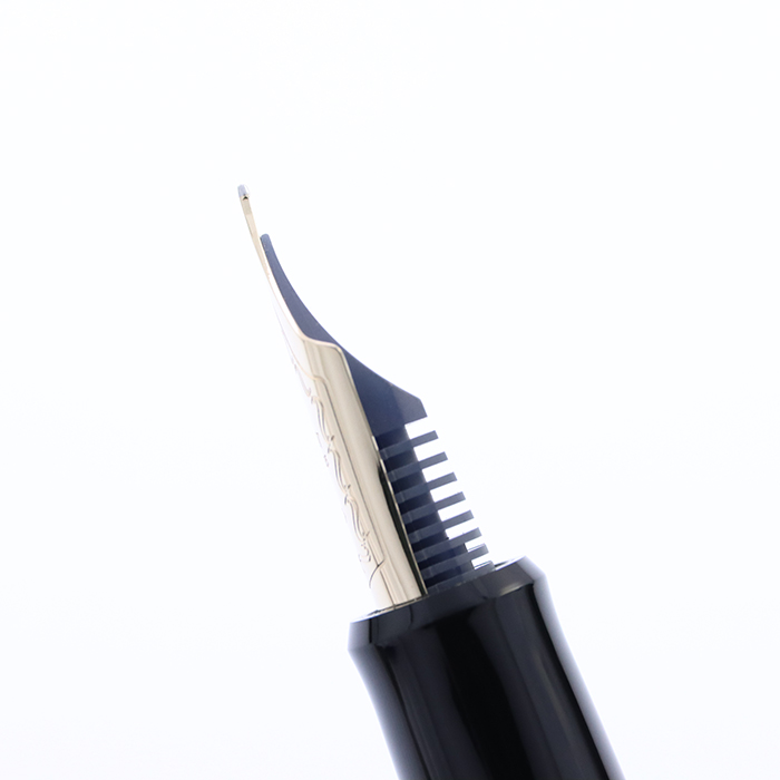 新品)PILOT パイロット 万年筆 カスタム823 透明軸（商品ID