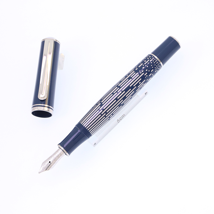 【極美品/希少】ペリカン 万年筆 自然の美観シリーズ M640 サハラ ニブF 中古)Pelikan ペリカン 万年筆 自然の美観シリーズ M640 ナイアガラ B