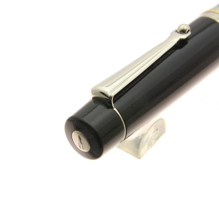 デルタ　レ・スタジオ―ニ・コレクション　インベルノ　万年筆 デルタ レ・スタジオ―ニ・コレクション インベルノ 万年筆 - メルカリ