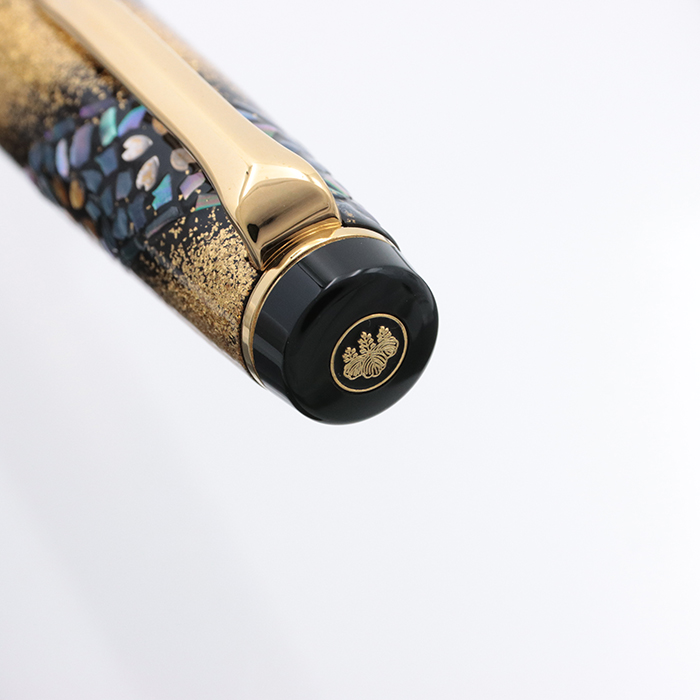贈・内閣総理大臣　セーラー万年筆　プロギアモデル　螺鈿蒔絵　桜流れ 贈・内閣総理大臣 セーラー万年筆 プロギアモデル 螺鈿蒔絵 桜