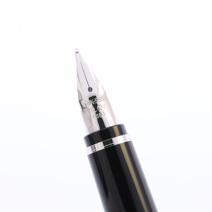中古)PILOT パイロット 万年筆 エラボー レッド 軟太字 (樹脂軸)（商品 