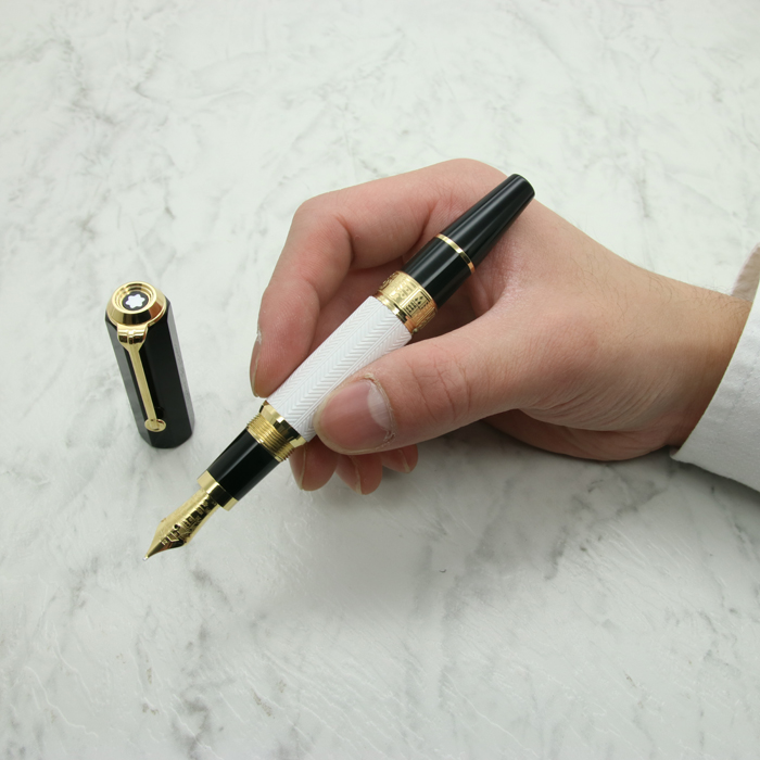 モンブラン 万年筆 作家シリーズ 2016 ウィリアム　シェイクスピア　ニブM 詳細ページ | 万年筆 ボールペンなど高級筆記具の販売・買取