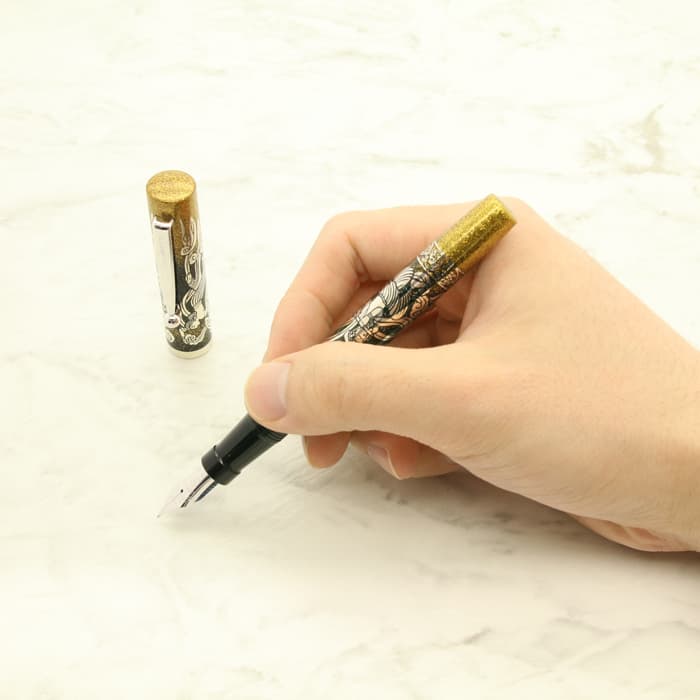 PILOT 85周年限定モデル 飛翔天人 金散研出蒔絵 万年筆 ペン先18Ｋ 