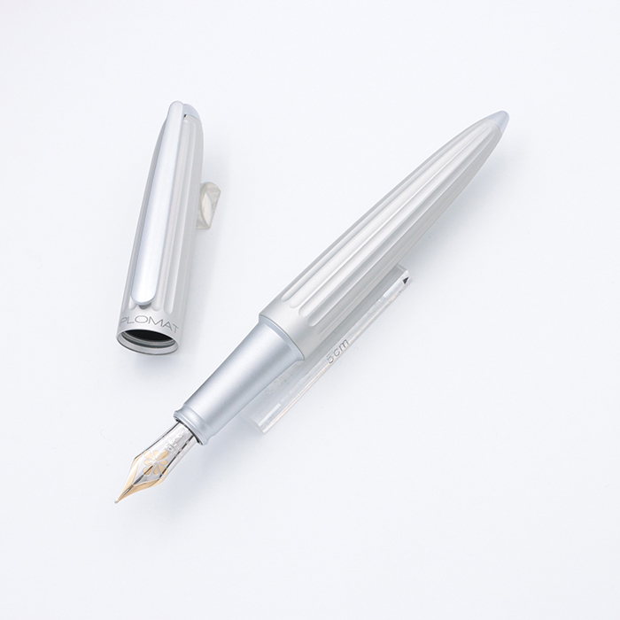 新品)DIPLOMAT ディプロマット 万年筆 アエロ マットシルバー 14K F