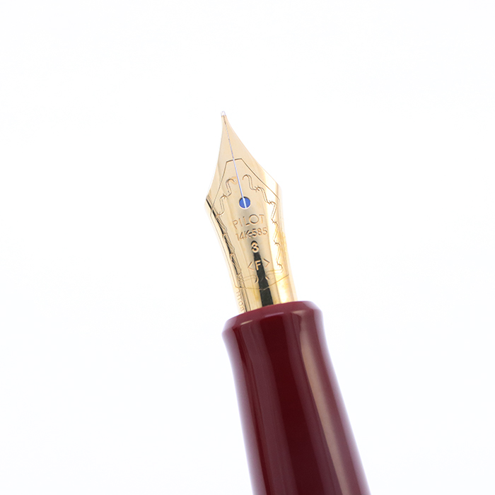 PILOT 67 万年筆 ボルドー 14Kペン先 希少 2本セット PILOT 67 万年筆 ボルドー 14Kペン先 希少 2本セット 詳細ページ