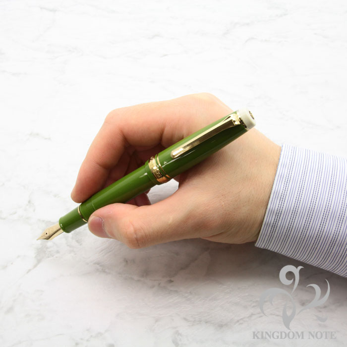 Cartier グリーン 万年筆 Cartier Limited Edition Dandy Green Ebonite LE Fountain Pen