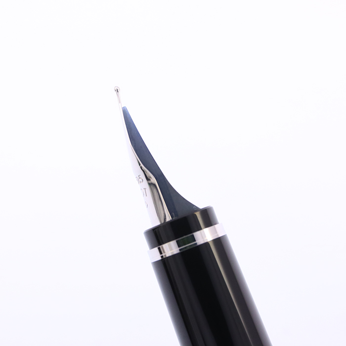 中古)PILOT パイロット 万年筆 エラボー ライトブルー 軟中字 (金属軸